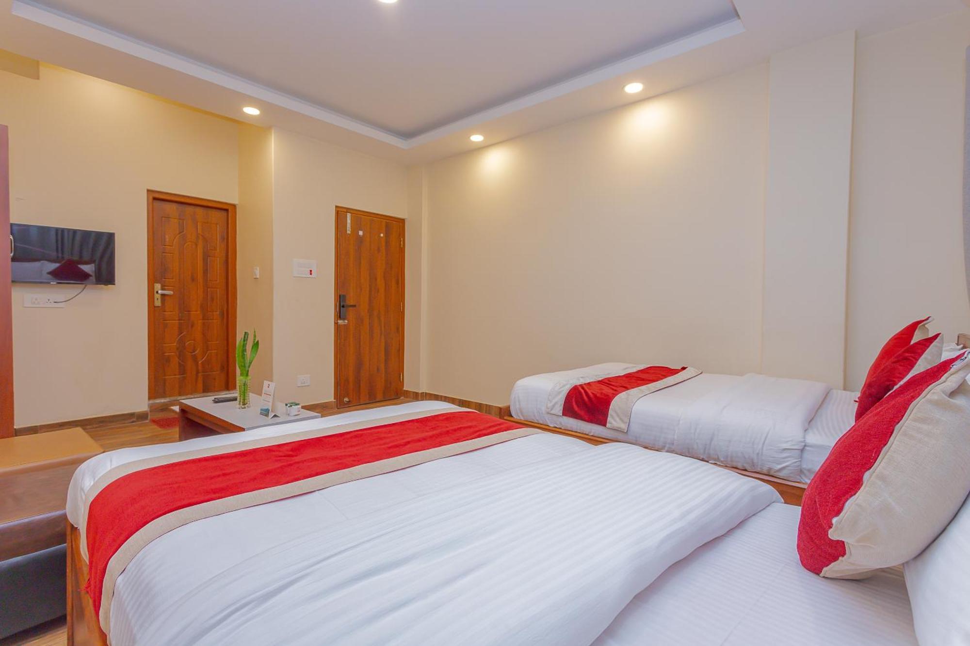 Oyo 799 Hotel Tik Tok Pvt Ltd. Kathmandu Bagian luar foto