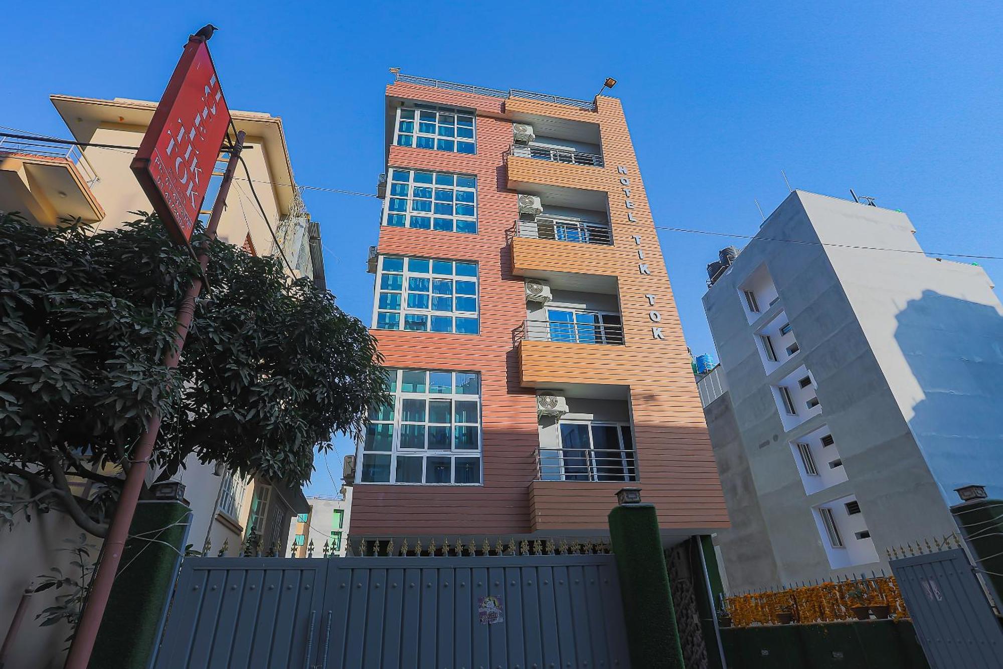 Oyo 799 Hotel Tik Tok Pvt Ltd. Kathmandu Bagian luar foto