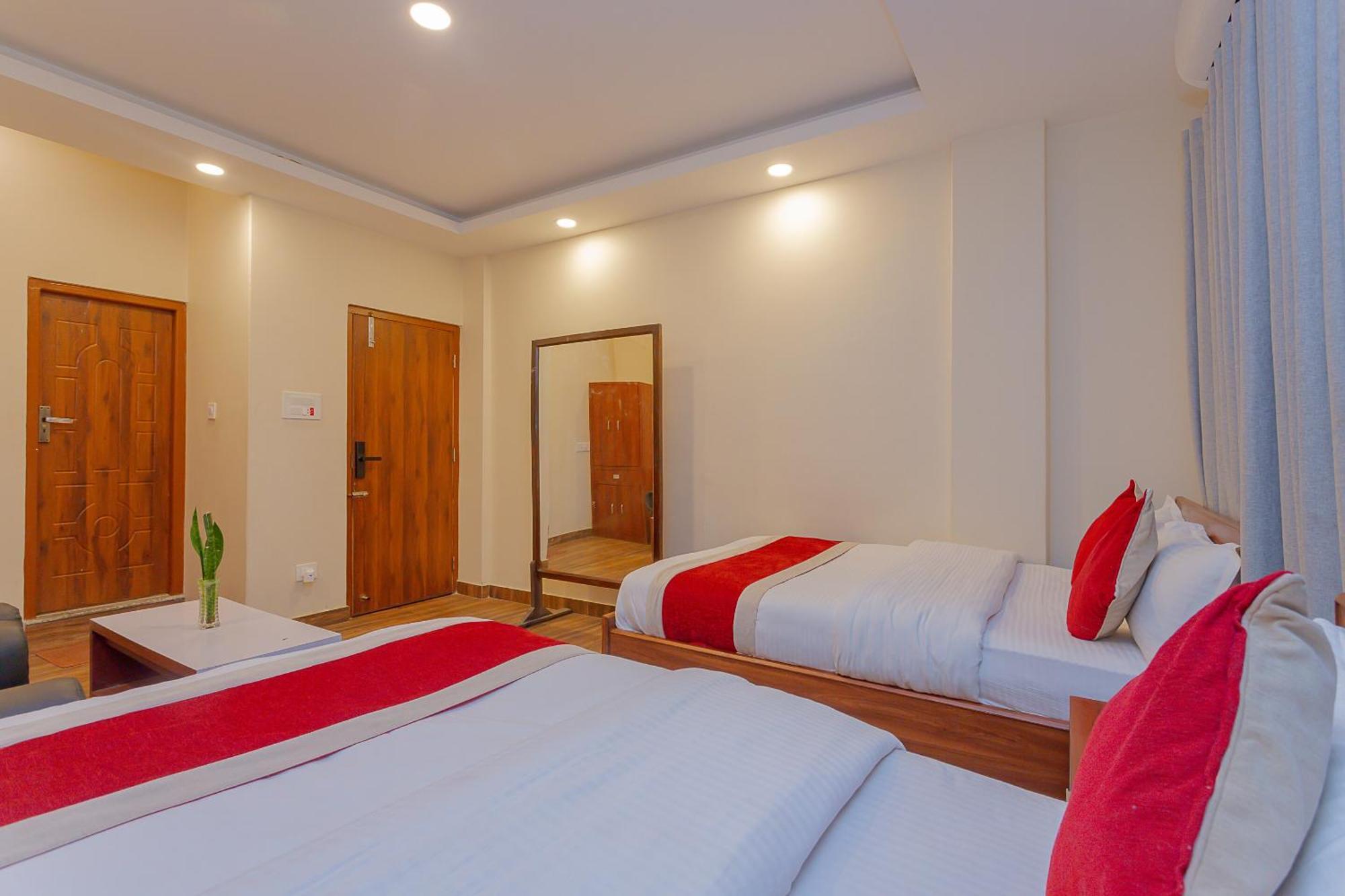 Oyo 799 Hotel Tik Tok Pvt Ltd. Kathmandu Bagian luar foto