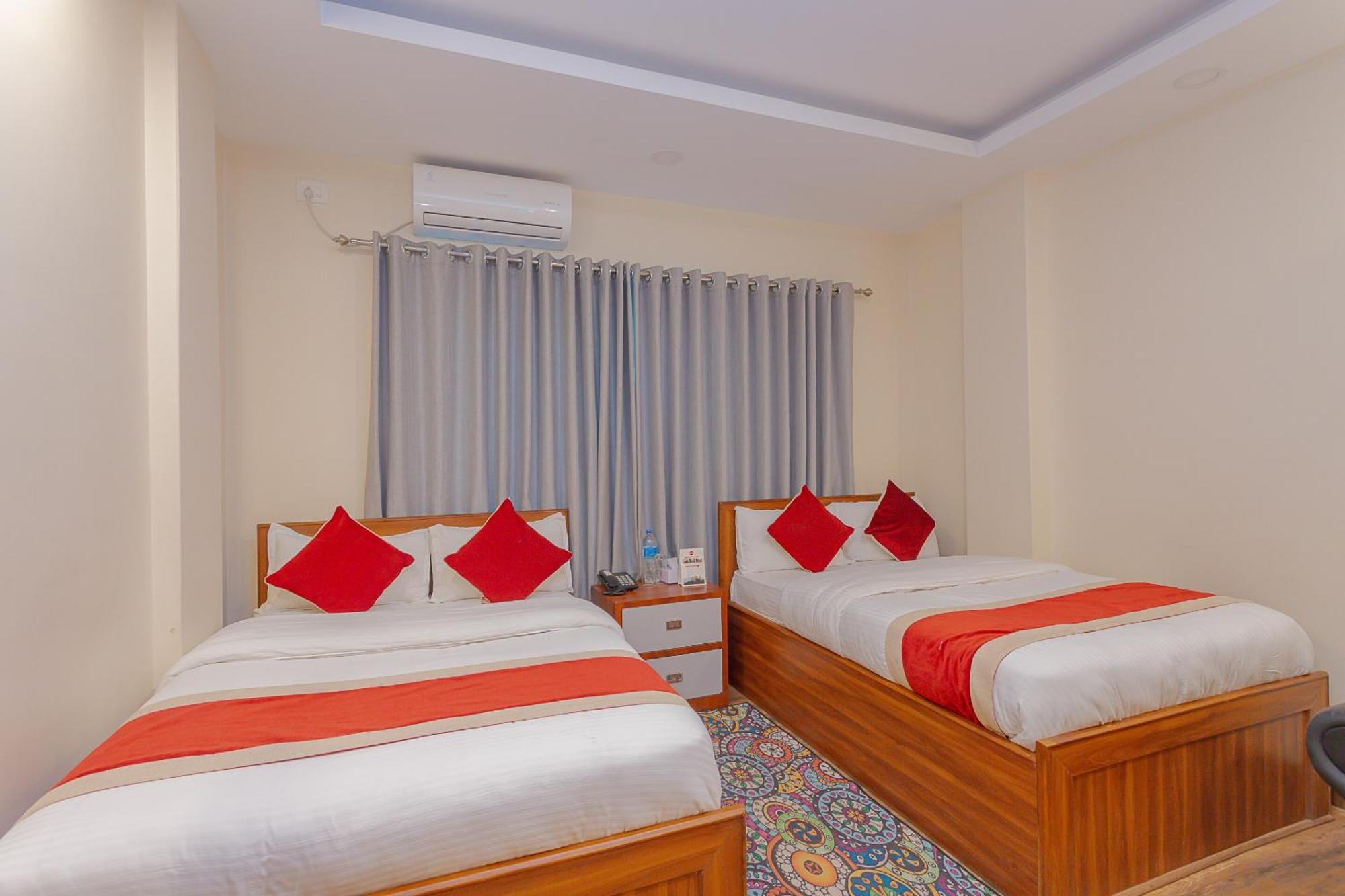 Oyo 799 Hotel Tik Tok Pvt Ltd. Kathmandu Bagian luar foto