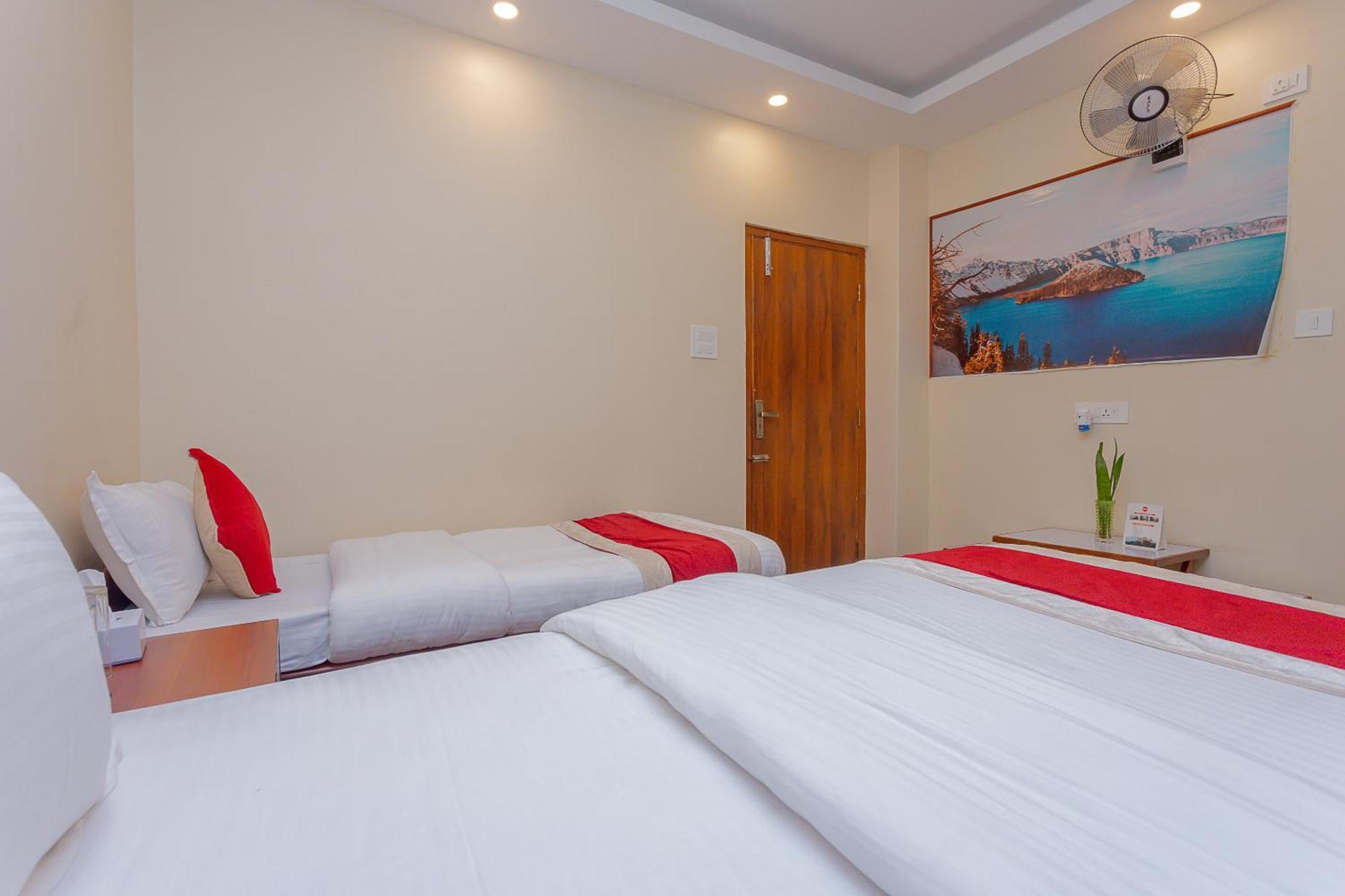 Oyo 799 Hotel Tik Tok Pvt Ltd. Kathmandu Bagian luar foto
