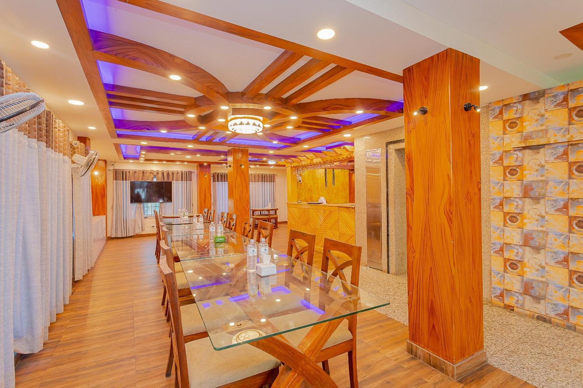 Oyo 799 Hotel Tik Tok Pvt Ltd. Kathmandu Bagian luar foto