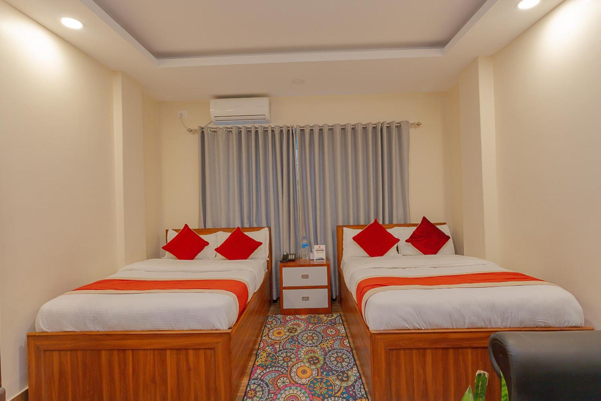 Oyo 799 Hotel Tik Tok Pvt Ltd. Kathmandu Bagian luar foto