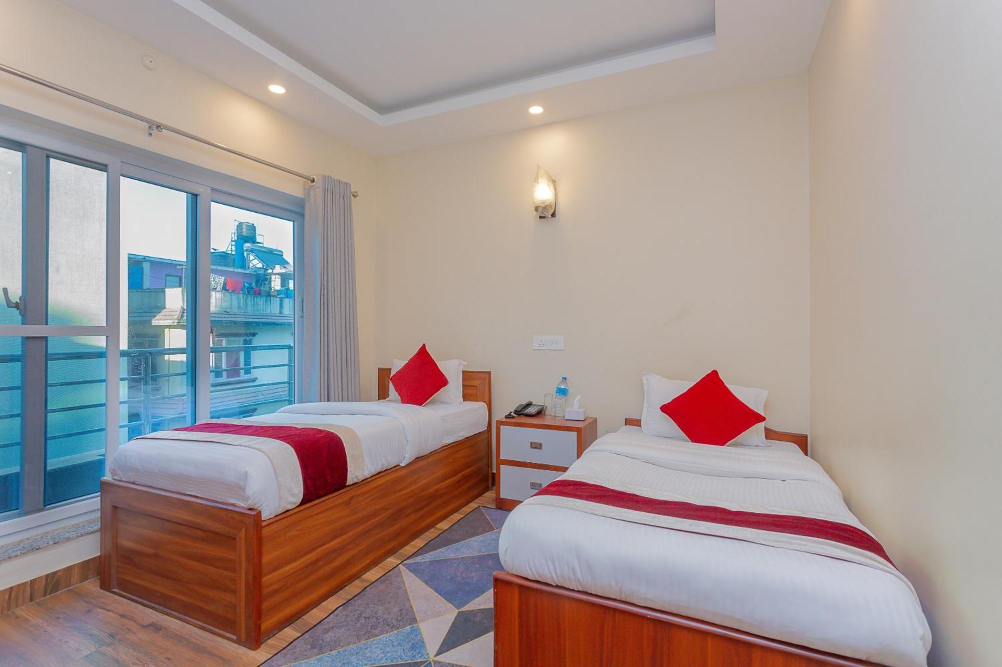 Oyo 799 Hotel Tik Tok Pvt Ltd. Kathmandu Bagian luar foto