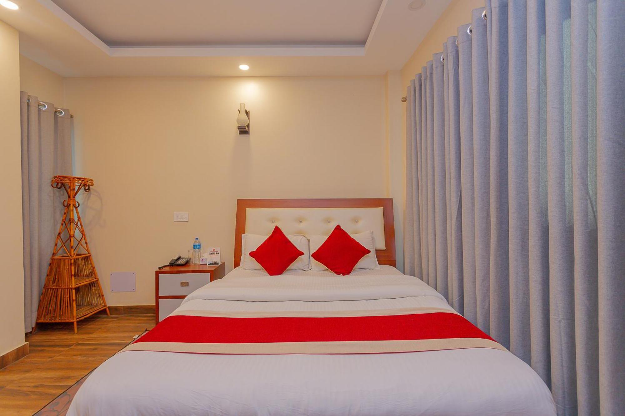 Oyo 799 Hotel Tik Tok Pvt Ltd. Kathmandu Bagian luar foto