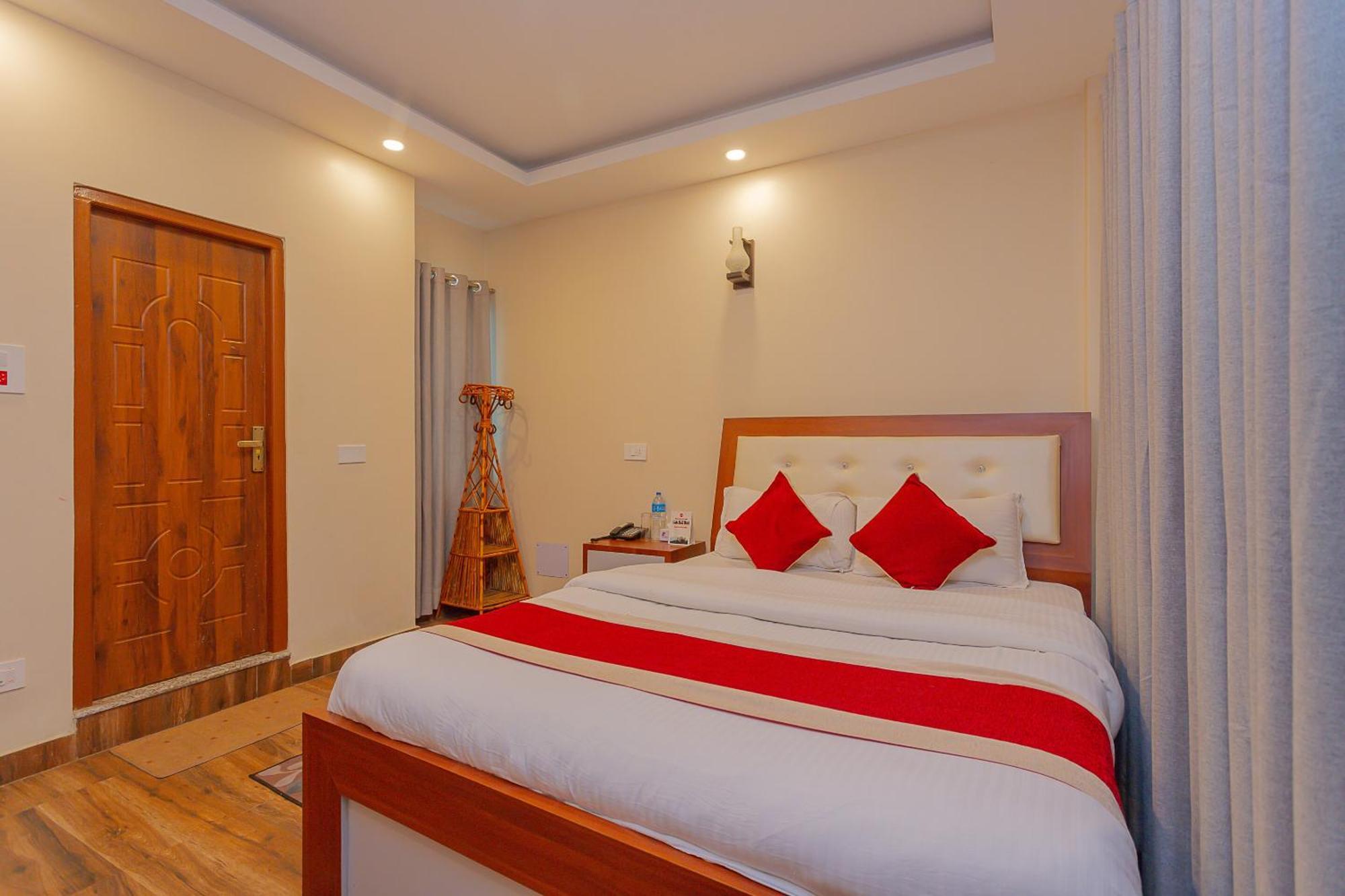 Oyo 799 Hotel Tik Tok Pvt Ltd. Kathmandu Bagian luar foto