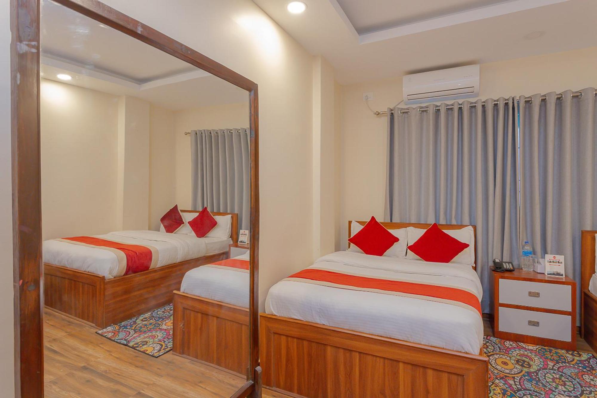 Oyo 799 Hotel Tik Tok Pvt Ltd. Kathmandu Bagian luar foto